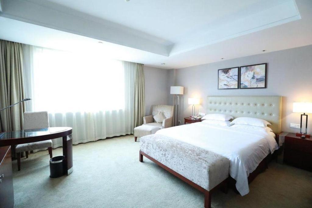Maison New Century Hotel Ningbo Dış mekan fotoğraf