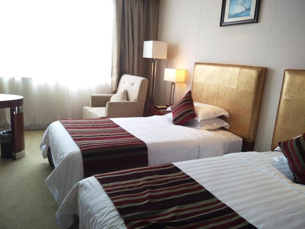 Maison New Century Hotel Ningbo Dış mekan fotoğraf