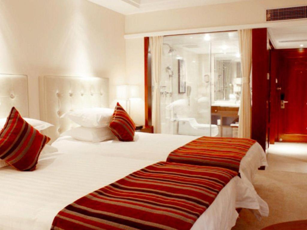 Maison New Century Hotel Ningbo Dış mekan fotoğraf